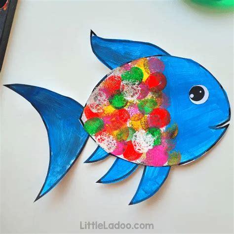 Rainbow Fish Craft (With Free Template) .